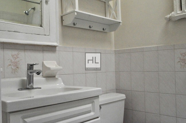 Building Photo - 23-05 Astoria Blvd