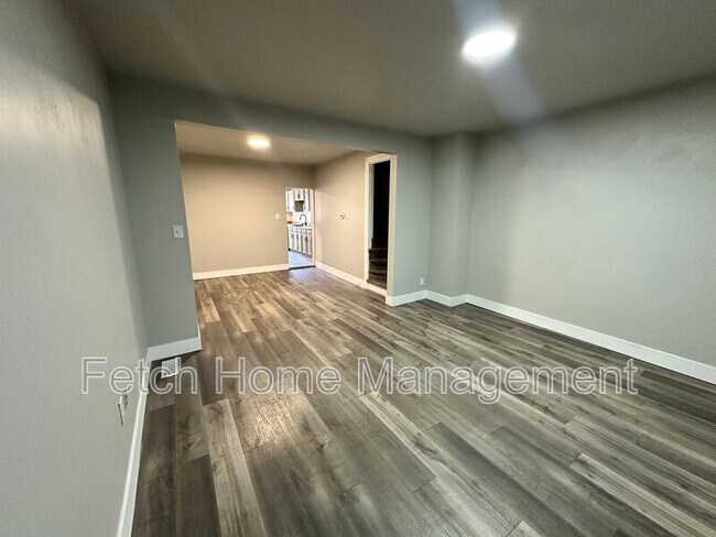 Building Photo - 334 Lehman St
