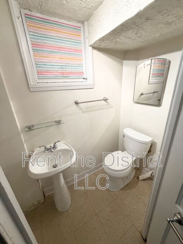 Building Photo - 3517 Alton Pl NW