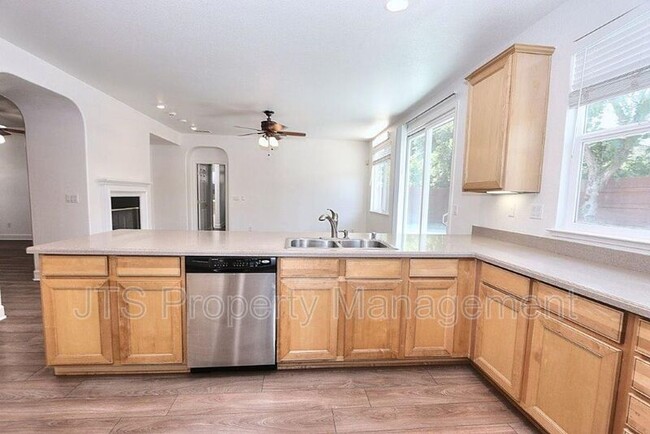 Building Photo - 150 Allaire Cir