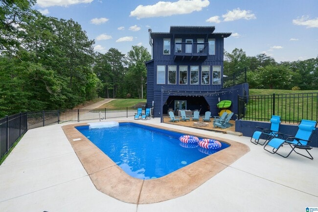 Building Photo - 346 Bridgeview Rd