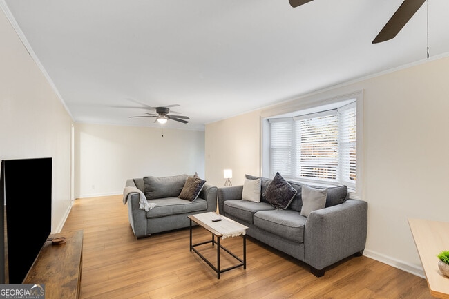 Building Photo - 920 Vfw Dr