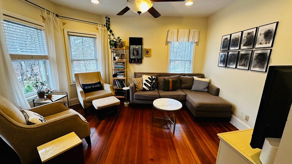 Building Photo - 139 Stetson St