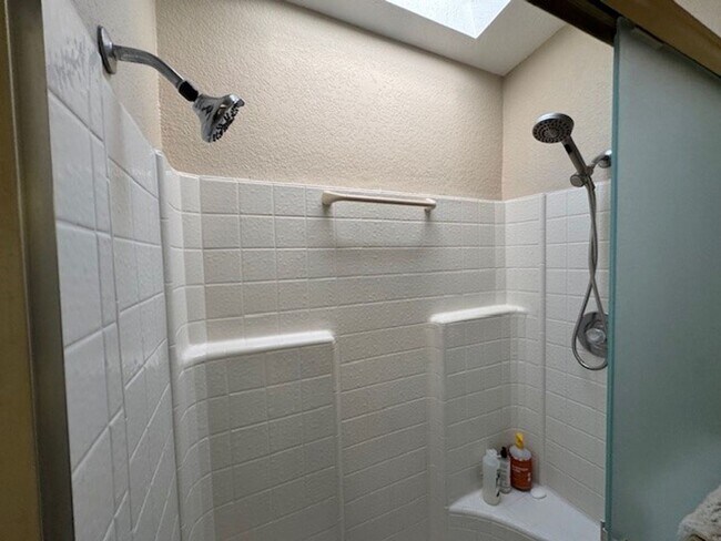 Building Photo - 3BR 3BA Townhome-Best view of the River & Laughlin Casino Skyline