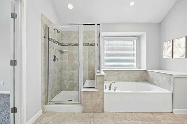 Building Photo - 140 W Highfield St