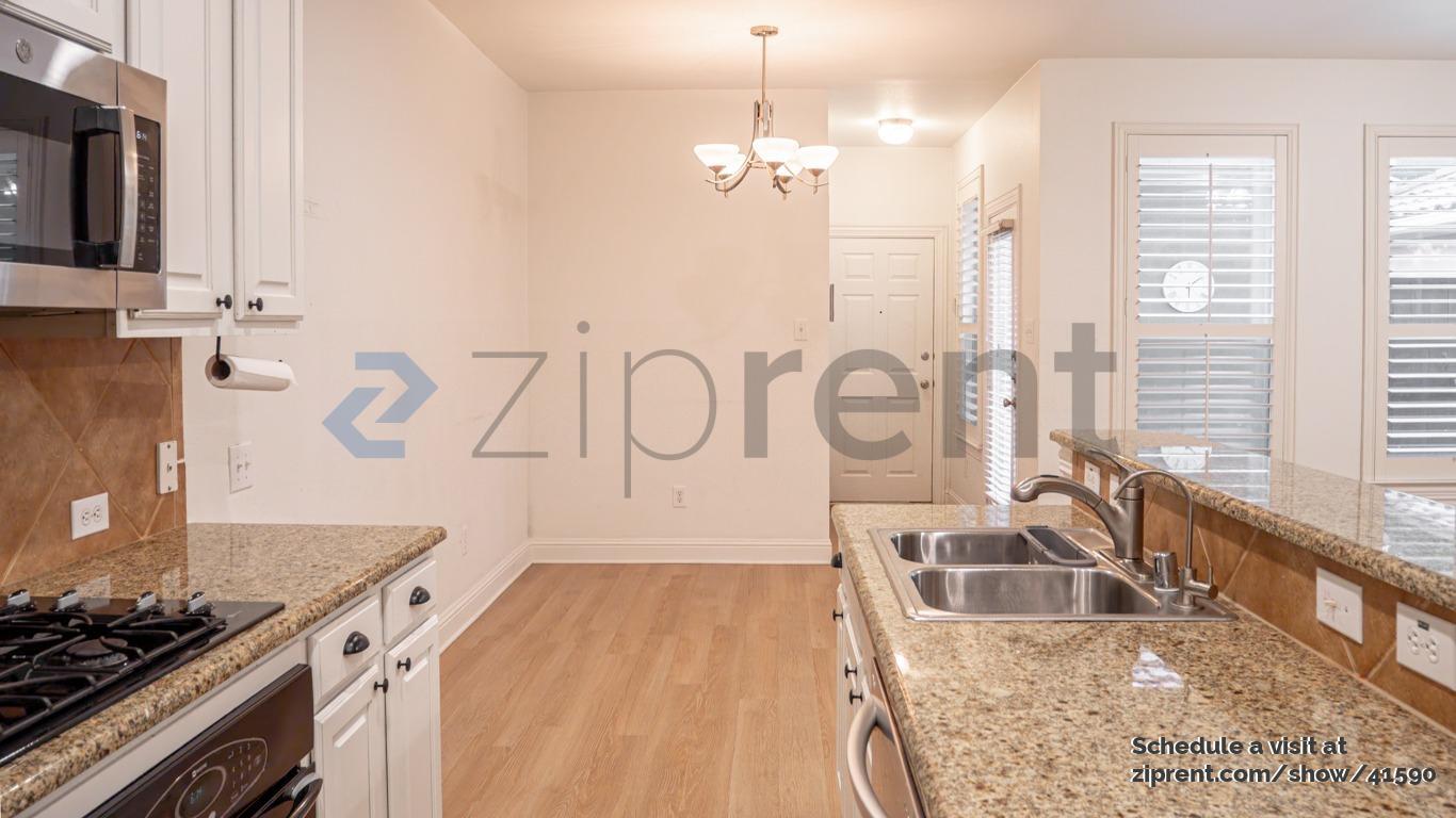 Building Photo - 427 Fuente