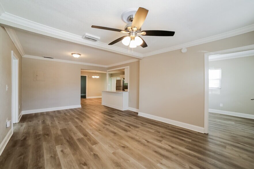 Building Photo - 1001 SW 25th Ave