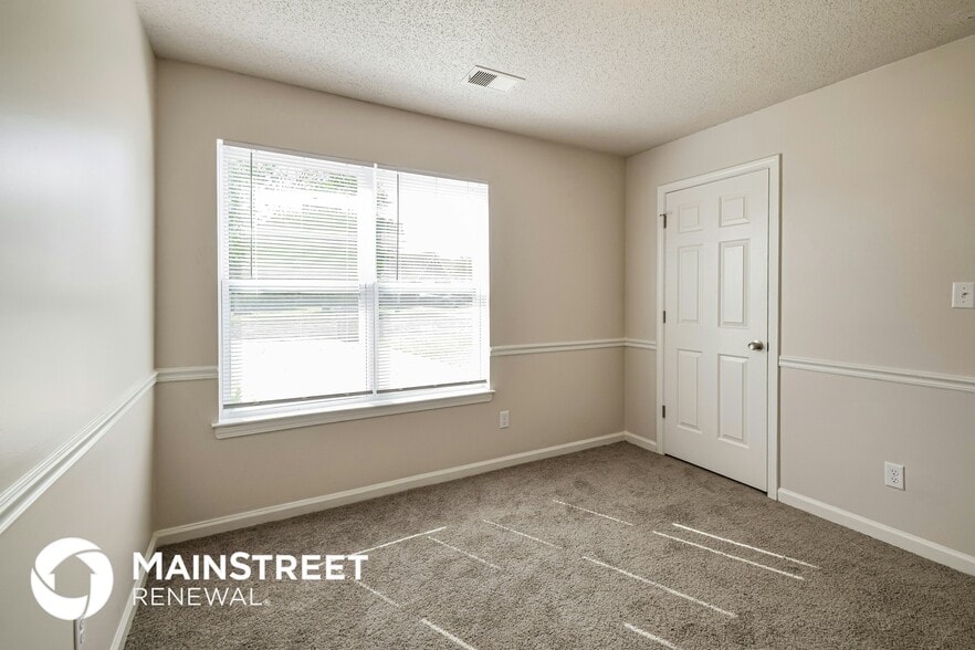 Building Photo - 7063 Foxhall Dr