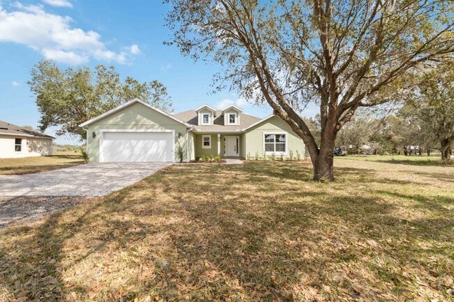 Building Photo - MOVE IN SPECIAL- Beautiful 4/2 Home on 3/4 Acre For Rent in St. Cloud