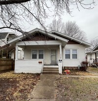 Building Photo - 2 Bedroom in Alton