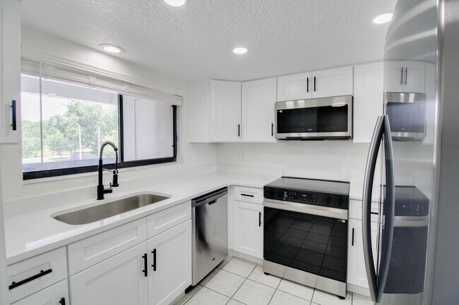 Building Photo - 1064 Lotus Pkwy