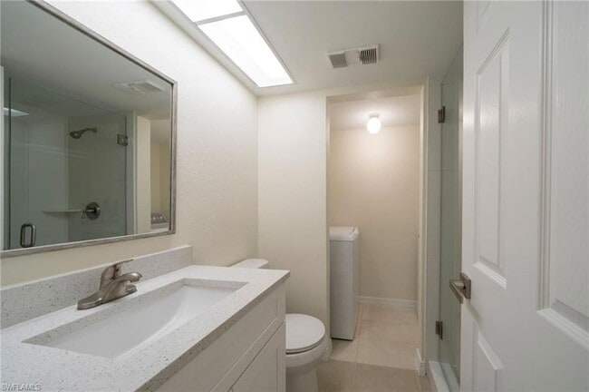 Building Photo - 17451 Silver Fox Dr
