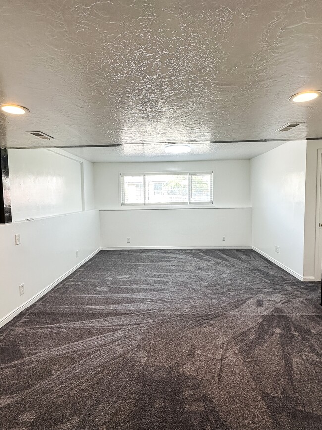 Building Photo - 6745 W 3860 S