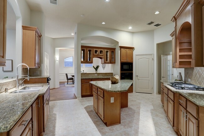 Building Photo - 12419 Acacia Arbor Ln