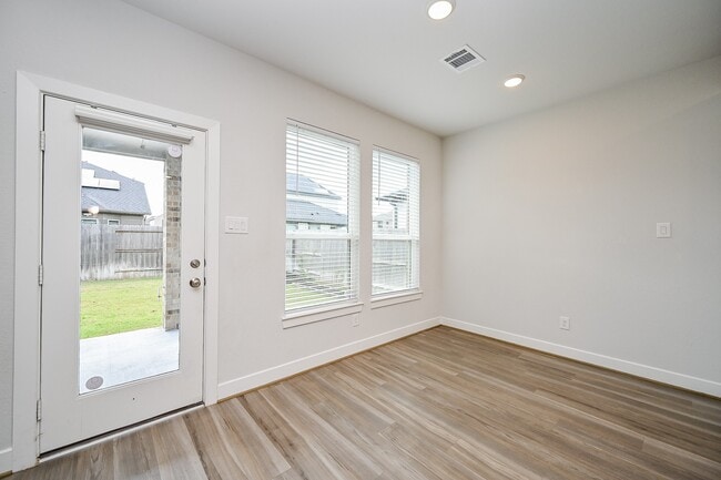 Building Photo - 9222 Dearborn Knoll Dr