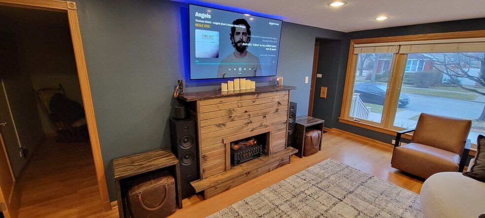 Building Photo - 5155 S Mobile Ave