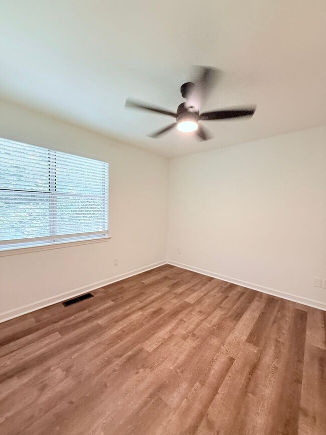 Building Photo - 4030 Hidden Hollow Terrace