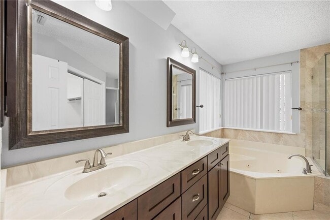 Building Photo - 1071 Corkwood Dr