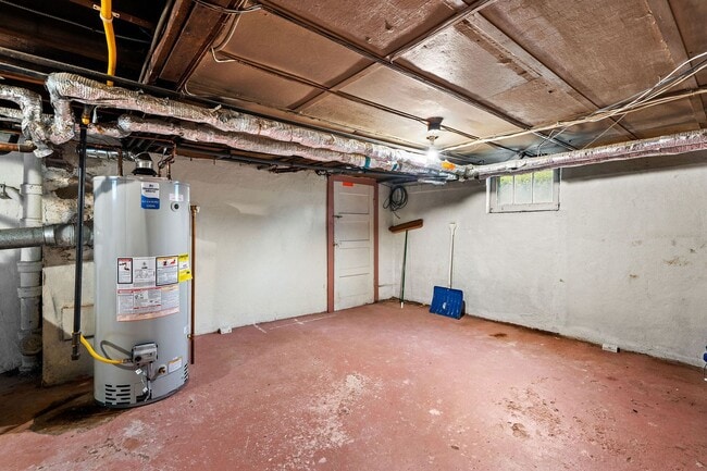 Building Photo - 96 Linden Ln