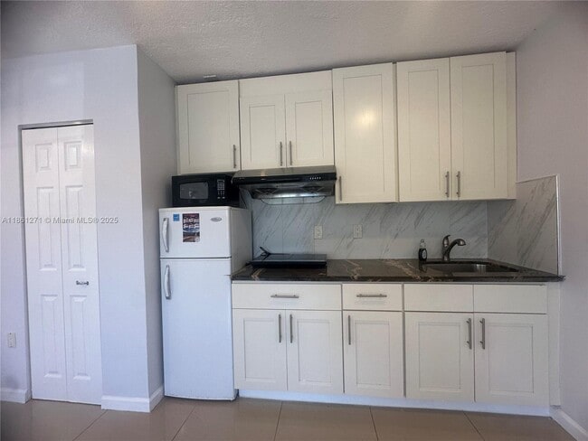 Building Photo - 3465 NW 5th St