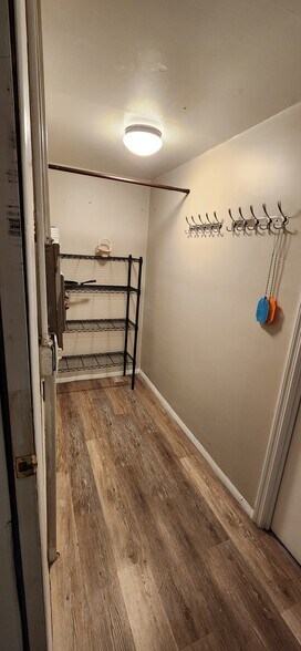 Building Photo - 319 Farmingdale Cir