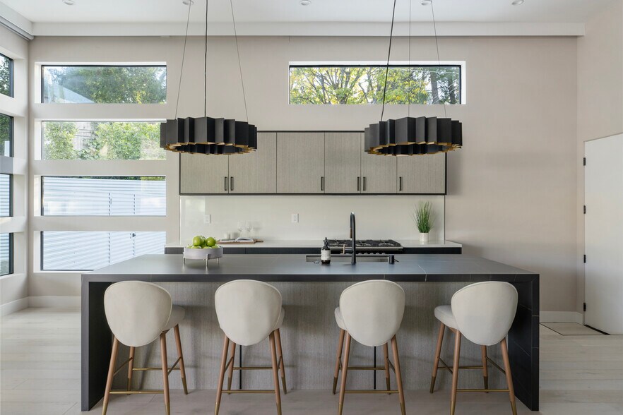 Building Photo - 22020 Alizondo Dr