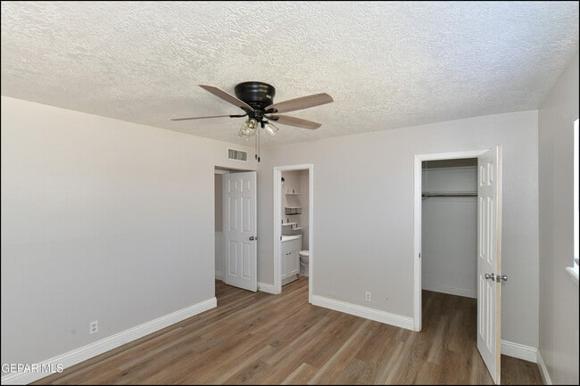 Building Photo - 4749 Tropicana Ave