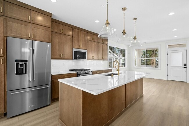 Building Photo - 3bd/2.75ba Redmond Home