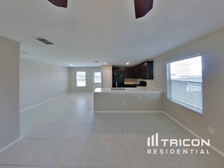 Building Photo - 8424 Fawn Creek Dr