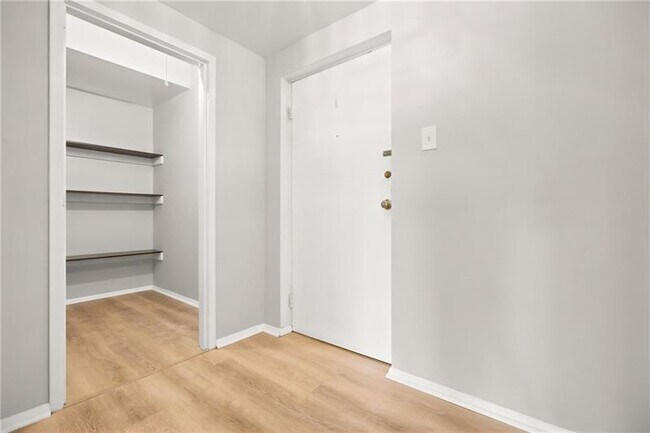 Building Photo - 5841 Morrowfield Ave