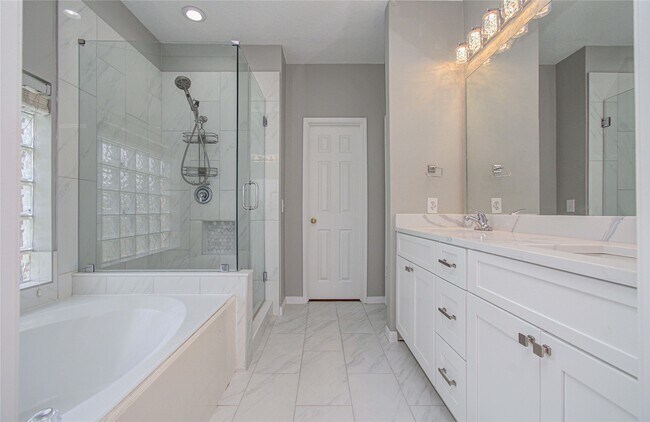 Building Photo - 12138 Canyon Arbor Way