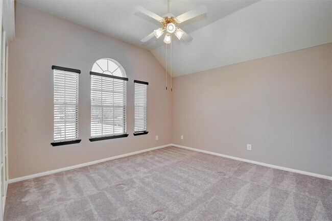 Building Photo - 25915 Drybrook Rd