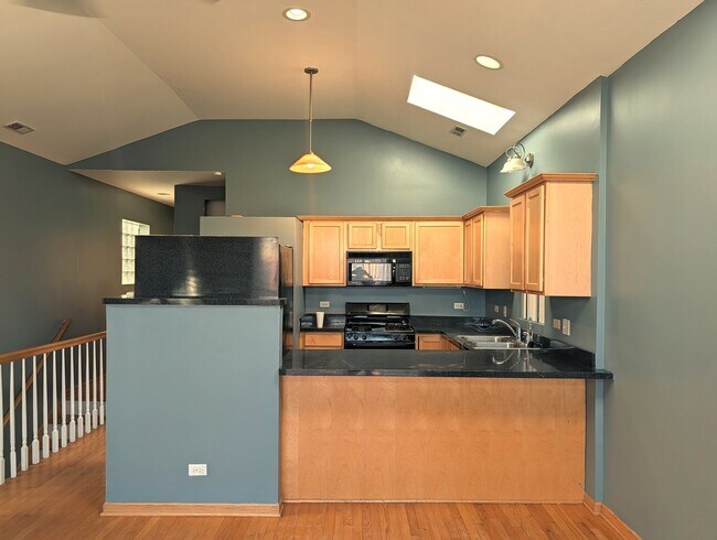 Building Photo - 515 S Campbell Ave