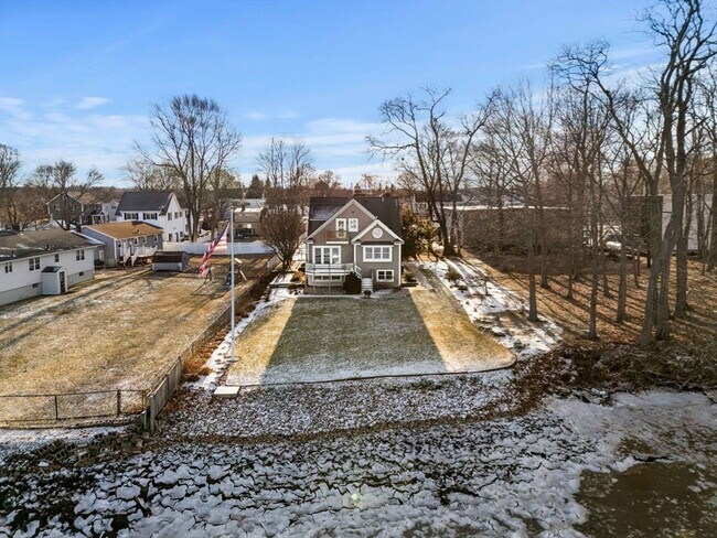 Building Photo - 30R Harbor St