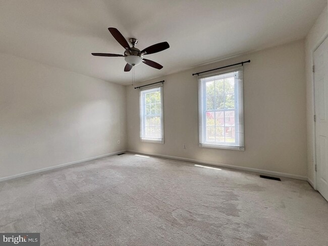 Building Photo - 8596 Trail View Dr