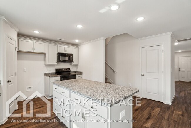 Building Photo - 3504 Marksbury Dr