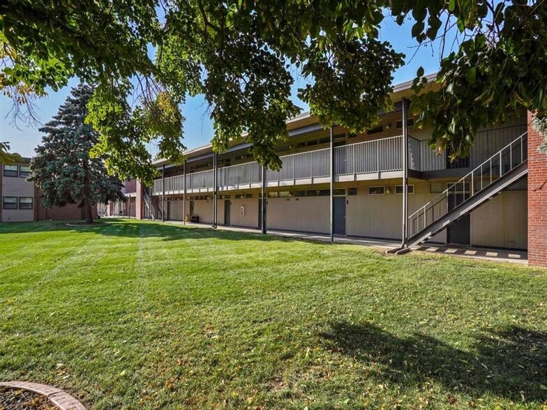 Exterior view of a building at Kearney Apartment Homes. - Kearney Apartment Homes