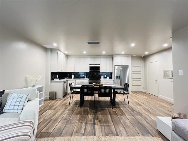 Building Photo - 6211 W Northwest Hwy