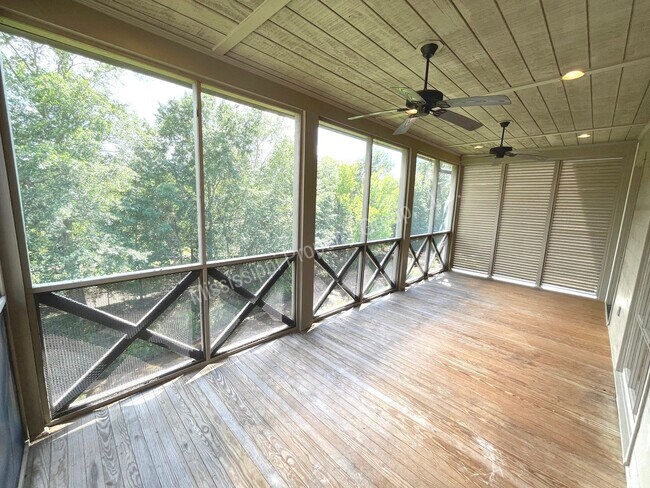 Building Photo - 3BR/3BA For Rent