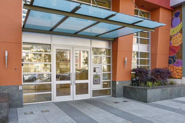 Building Photo - 585 9th St