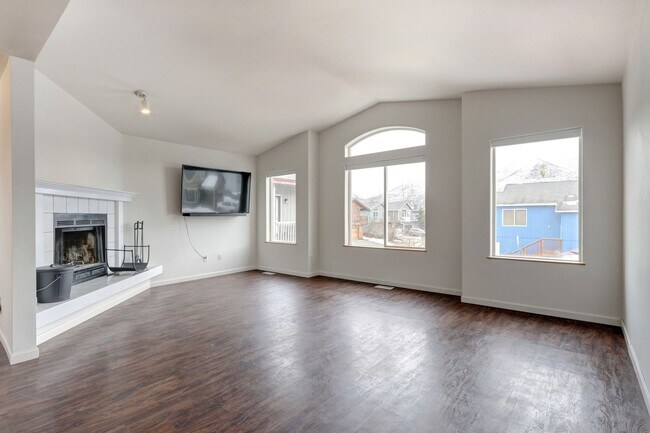 Building Photo - East Anchorage Home Near Trails & Parks; W/D in unit, Garage, Fenced Yard; Quick Access to JBER