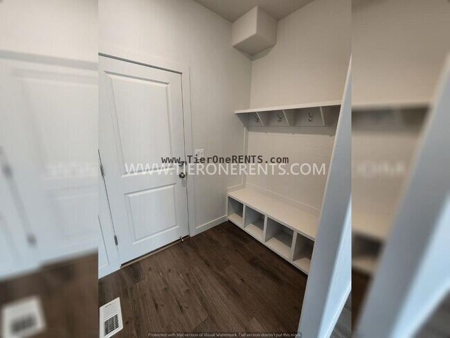 Building Photo - This property offers a NO DEPOSIT option available for qualified renters!