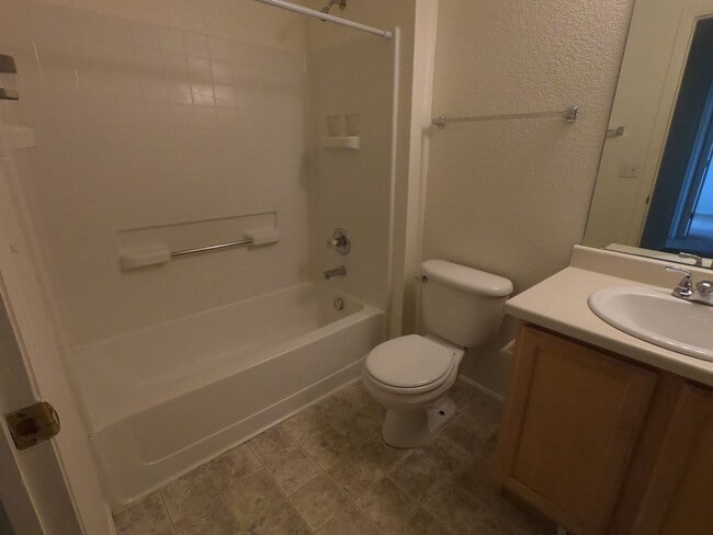 Building Photo - 2 Story Open Concept Home in Idaho Creek Neighborhood