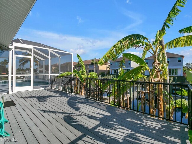 Building Photo - 908 SE 35th Terrace