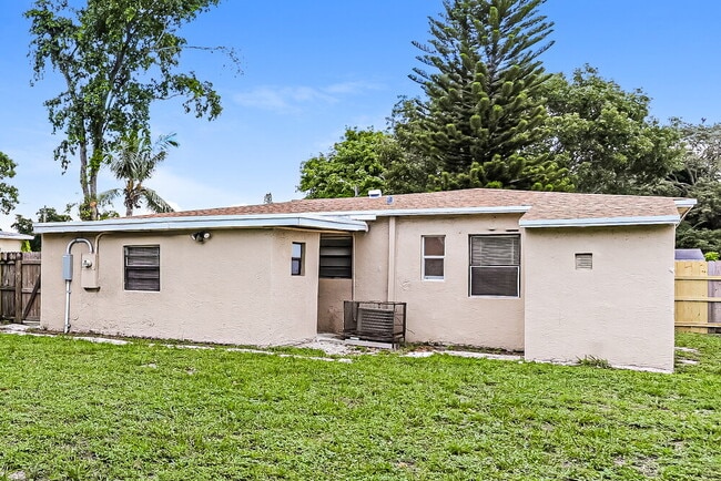 Building Photo - 1207 NW 17th Ave