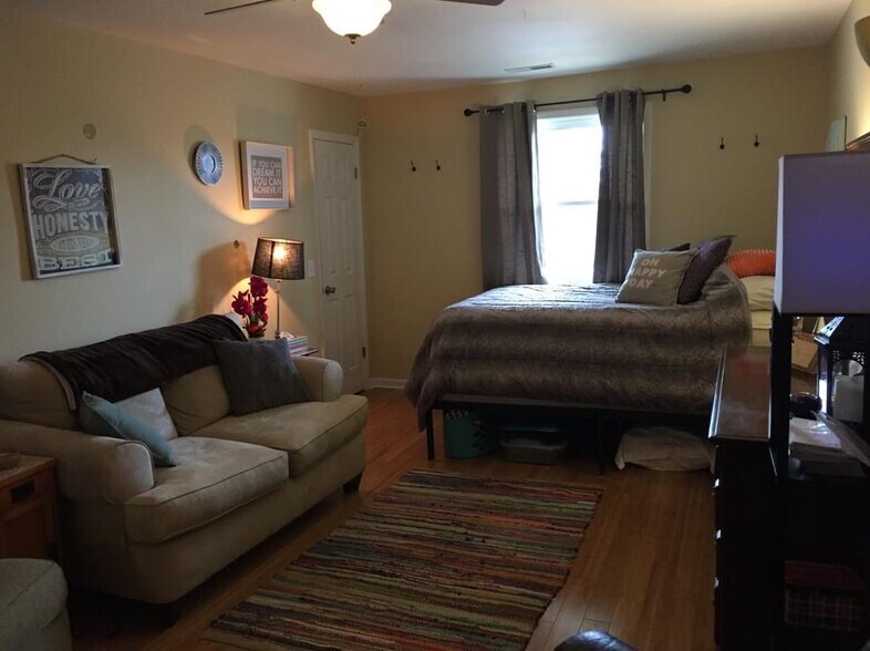 Building Photo - 3522 Wood Bridge Dr