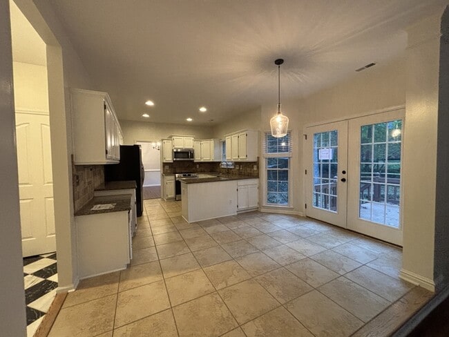 Building Photo - Beautiful 4 Bedroom in Cameron Woods Commu...
