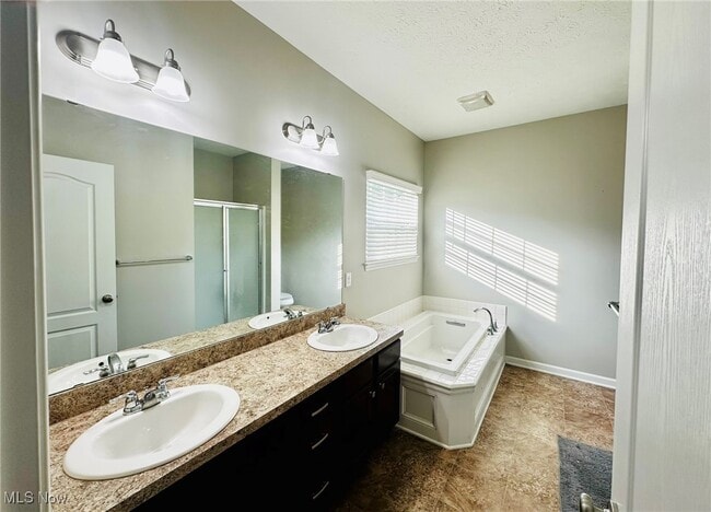 Building Photo - 10456 Dogwood Dr