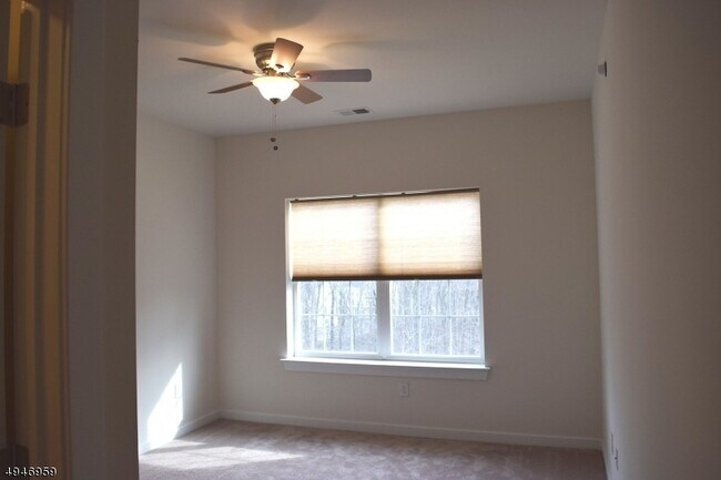 Building Photo - 229 Parkview Ln