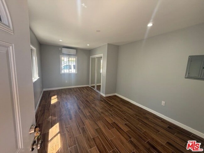 Building Photo - 513 San Juan Ave